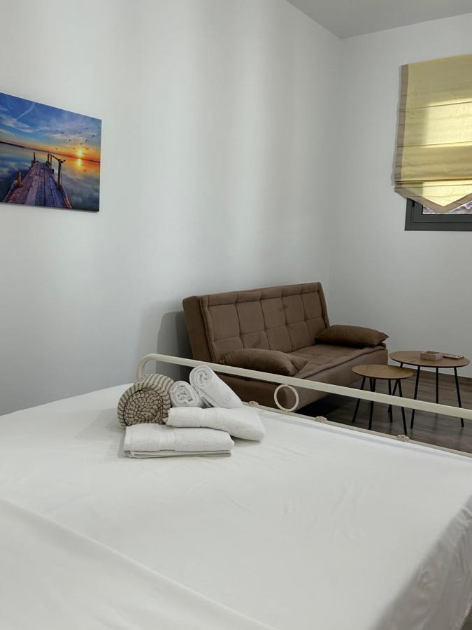 Paola'S Apartments Near Athens Airport Spata  Exterior photo